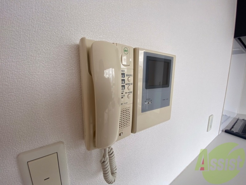 セキュリティ　ＴＶモニター付インターホンです。来客者の顔が見えるので安心！