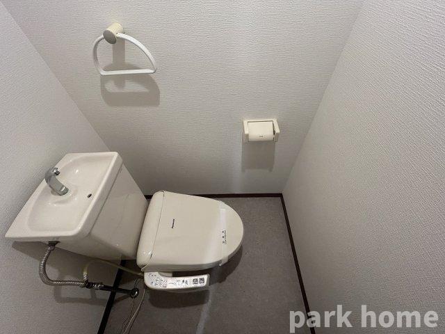 トイレ　清潔感のあるトイレです