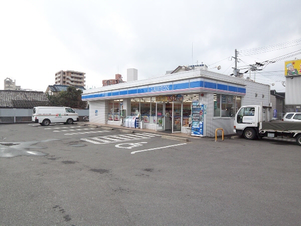 コンビニ　ローソン大村東三城町店（コンビニ）まで836m