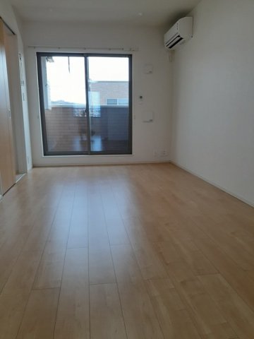 居室・リビング　こちらの居間で趣味の時間をお楽しみください