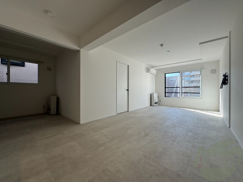 居室・リビング　広くてキレイなお部屋が広がっていて、充実した生活が送れそう。