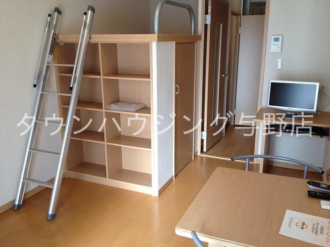 居室・リビング　1Fはフローリング、2Fはカーペット