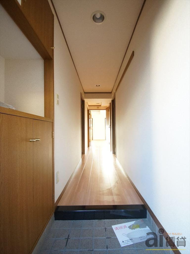 玄関　リビング/居室