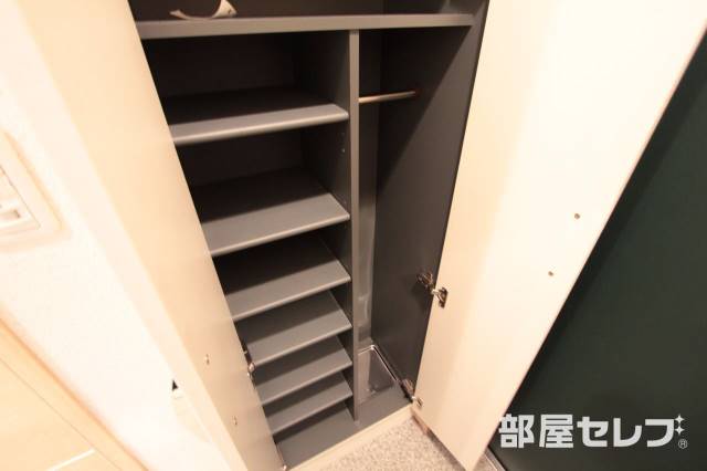 玄関　シューズボックスです