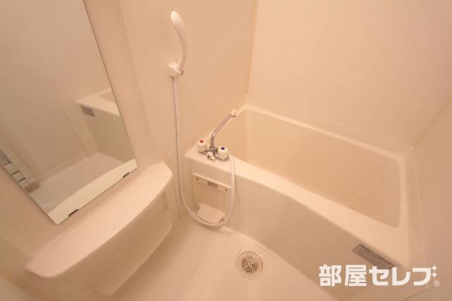 バス・シャワールーム　ゆったりバスルーム