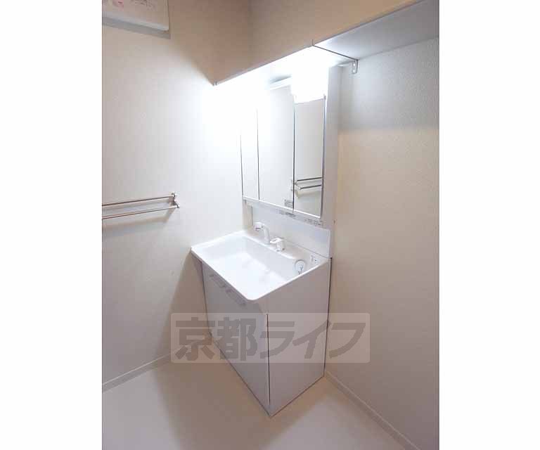 洗面設備　シャンプードレッサー標準装備です。