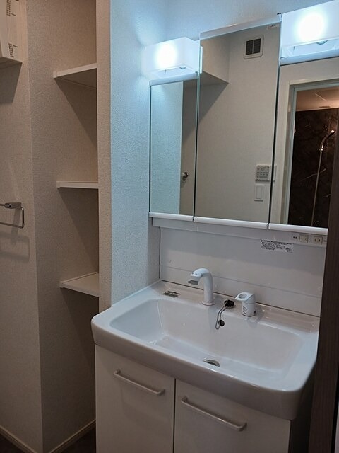 洗面設備　洗髪洗面台です。