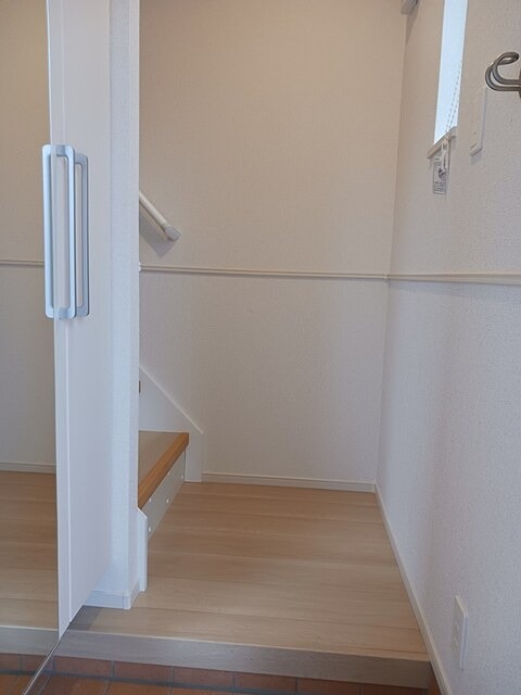 玄関　シューズボックス完備の玄関です。