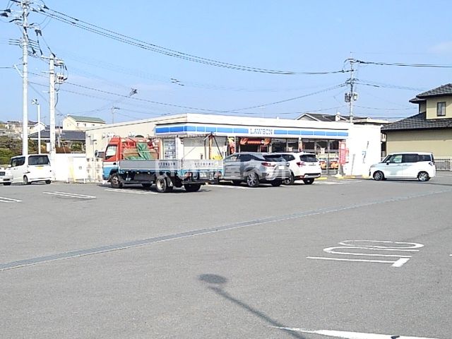 コンビニ　ローソン 八女室岡店（コンビニ）まで589m