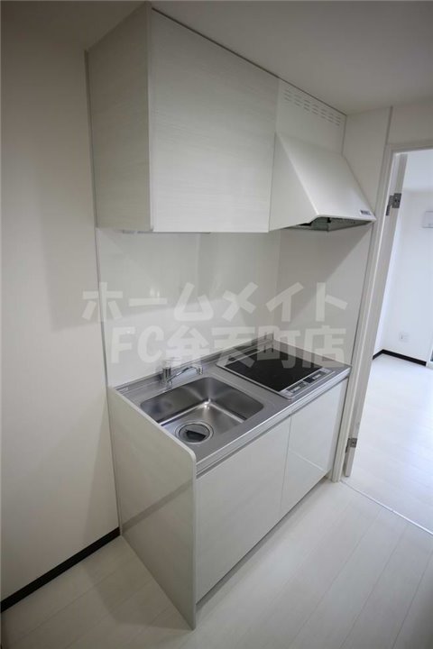 キッチン　コンパクトなキッチンで掃除もラクラク