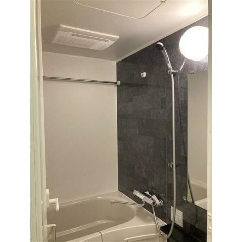 バス・シャワールーム　※反転タイプの写真を使用しています。