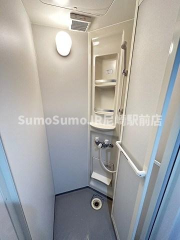 バス・シャワールーム　コンパクトで使いやすいお風呂です