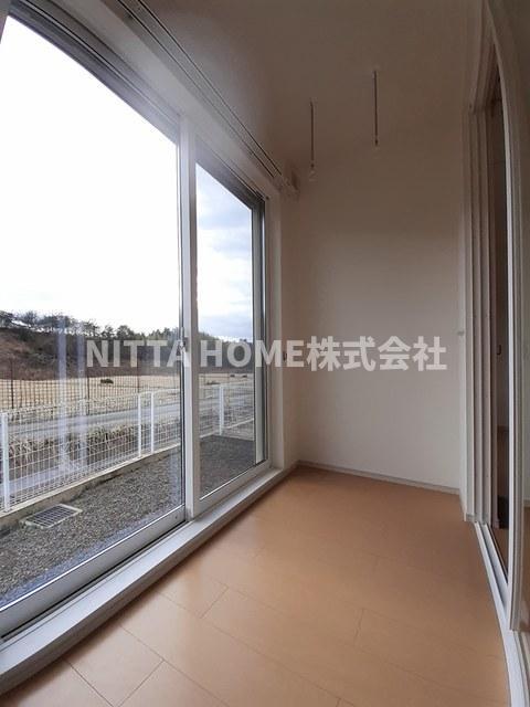 バルコニー　サンルームにテラスのついたお部屋です♪