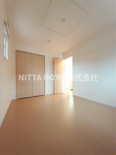 その他部屋・スペース　こちらの洋室は6帖です(^^)