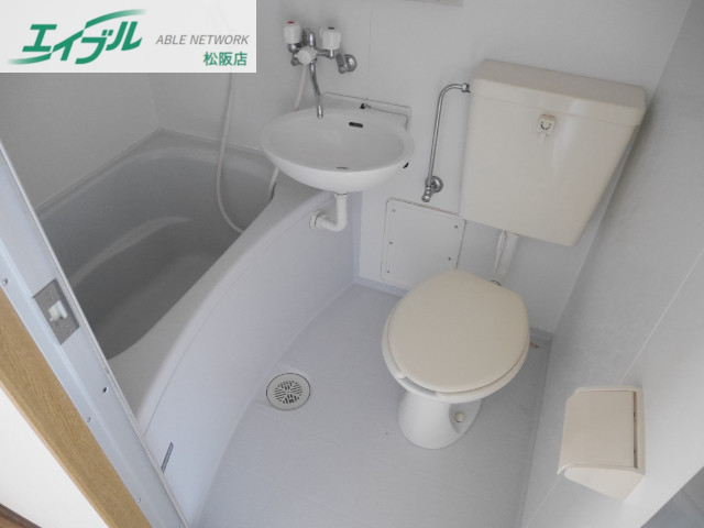 トイレ　同物件別室の写真です