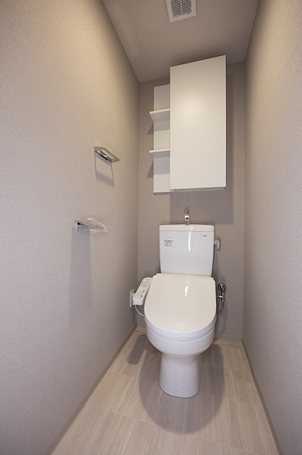 トイレ　※写真は同タイプ住戸です。