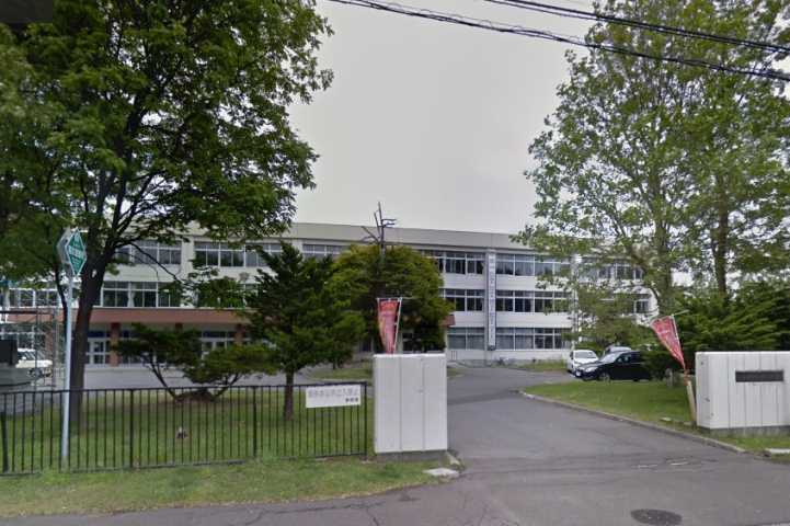 高校・高専　北海道札幌北陵高等学校（高校・高専）まで408m