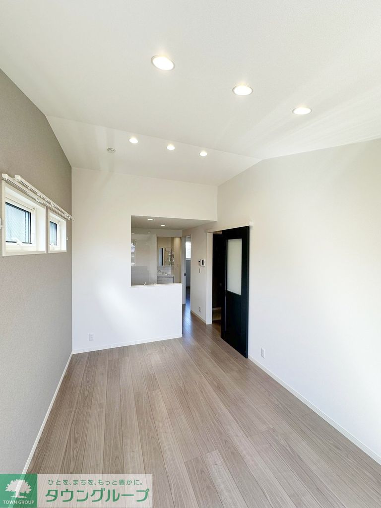 居室・リビング　エントランス