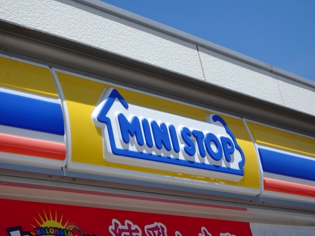 コンビニ　ミニストップ（コンビニ）まで400m