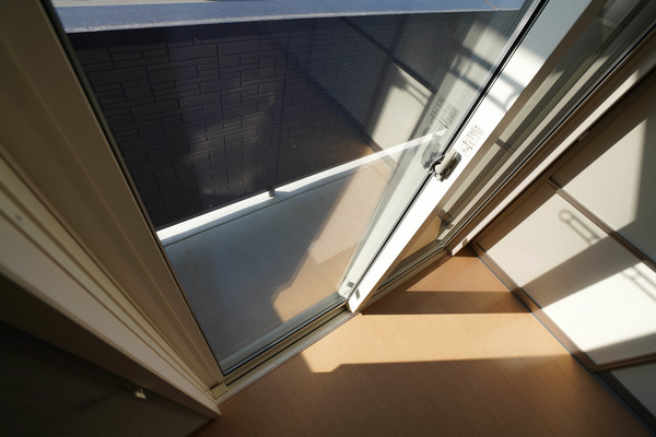 バルコニー　同じ建物の別なお部屋