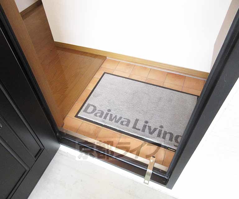 玄関　清潔感あるお部屋です。