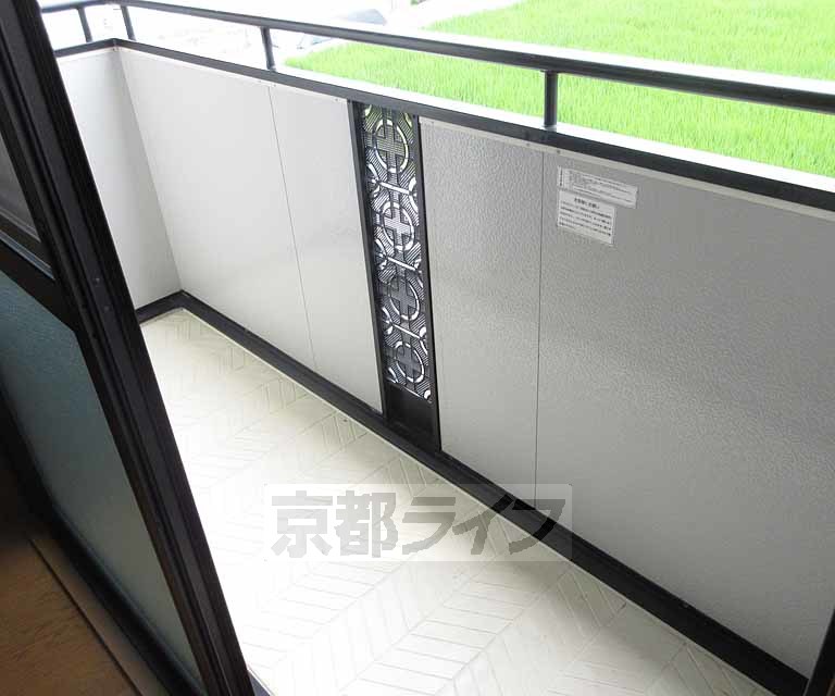 バルコニー　広々としたベランダです。