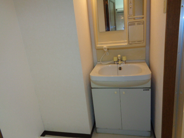 洗面設備　洗面化粧台　洗濯機置場　脱衣所