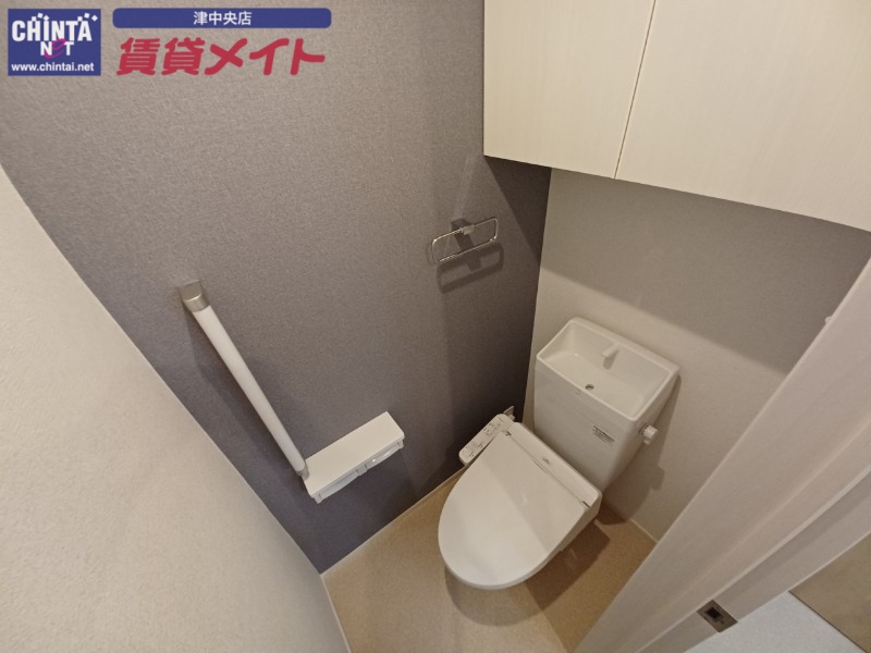 トイレ　同型参考写真