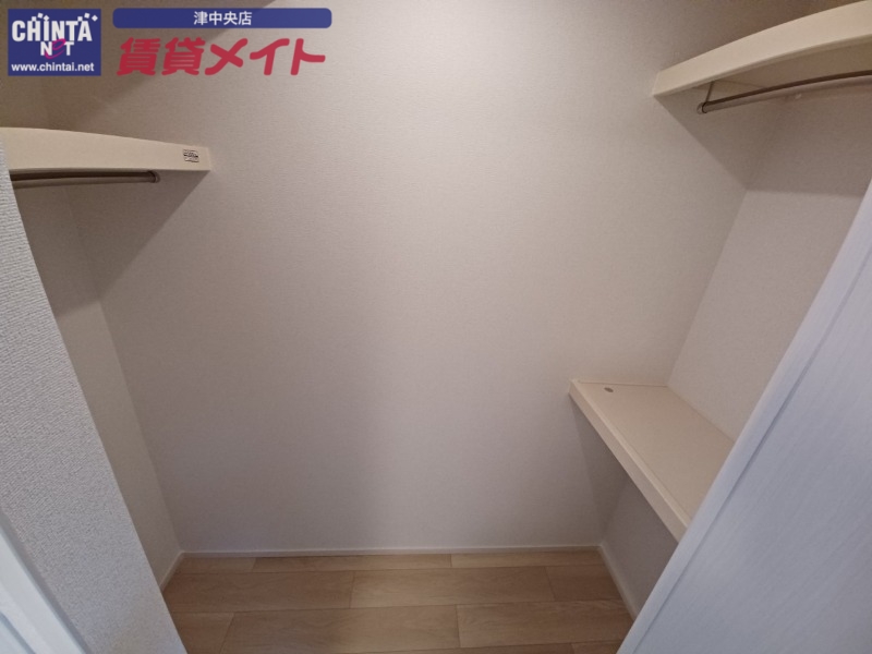 収納　同型参考写真