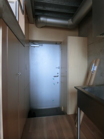 玄関　他のお部屋の参考写真となります。