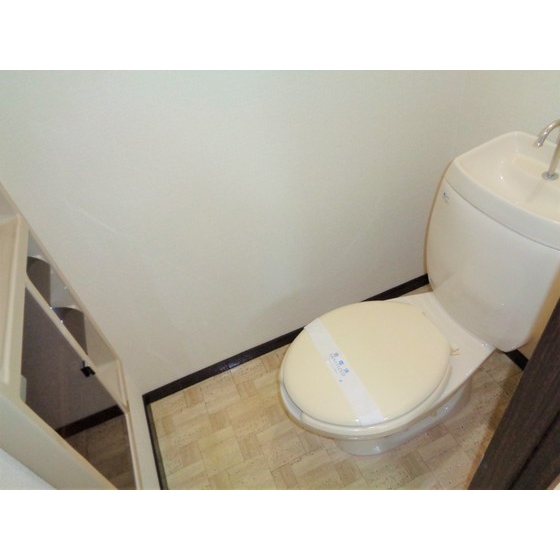 トイレ　ロールホルダー付き