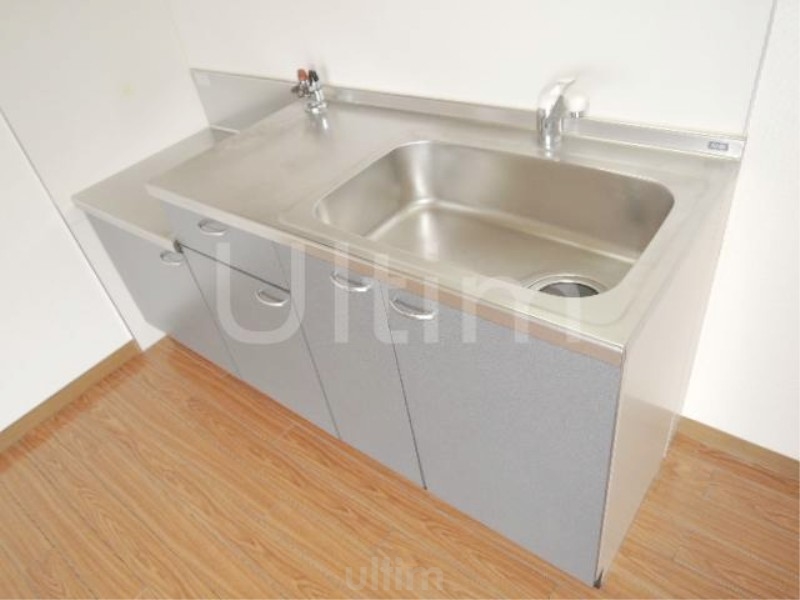 キッチン　※同タイプの他のお部屋です