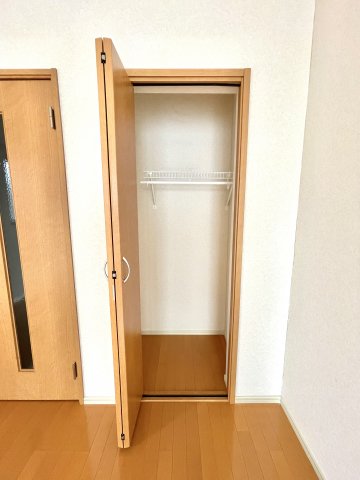 収納　冬物のコート類も収納可能なクローゼットです☆