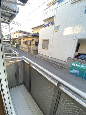 バルコニー　外で洗濯物を干せます