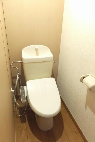 トイレ　温水洗浄便座設置済み