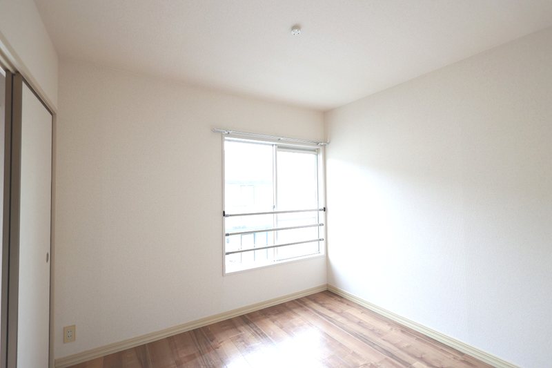 その他部屋・スペース　【3.8帖洋室】白を基調としたシンプルな内装です☆