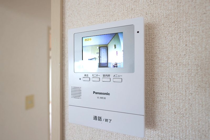 セキュリティ　お部屋の中から訪問者を確認できるモニターホン☆