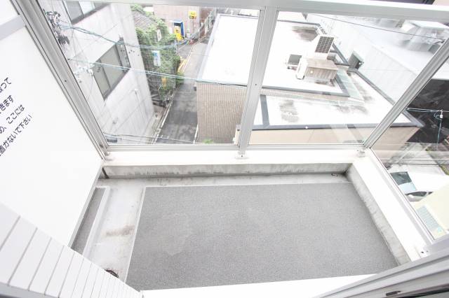 バルコニー　バルコニーは南向きです