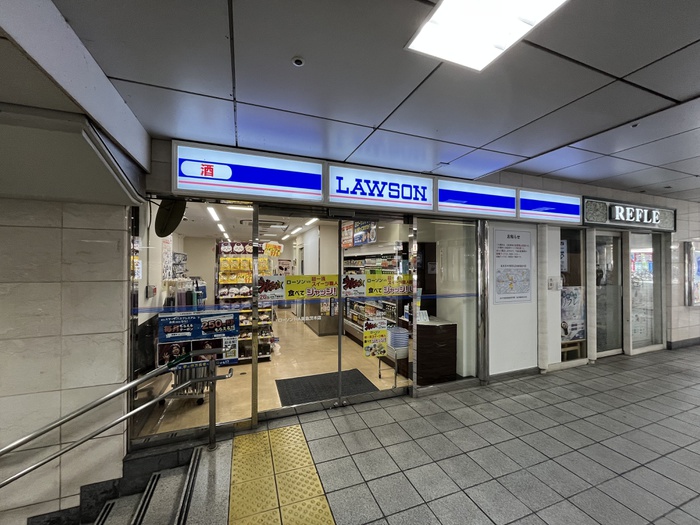 コンビニ　ロ－ソン（コンビニ）まで224m