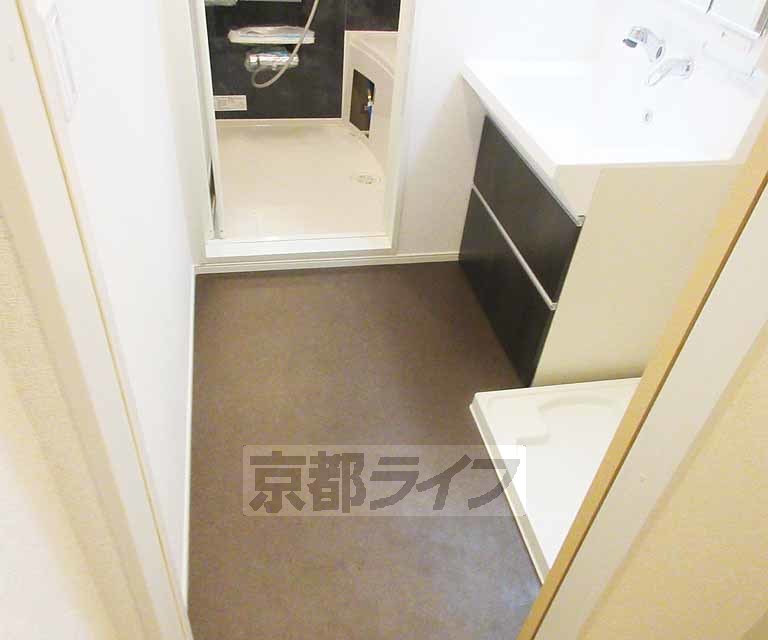 洗面設備　広めの脱衣所