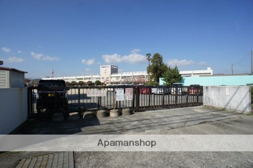 小学校　大和郡山市立郡山南小学校（小学校）まで755m