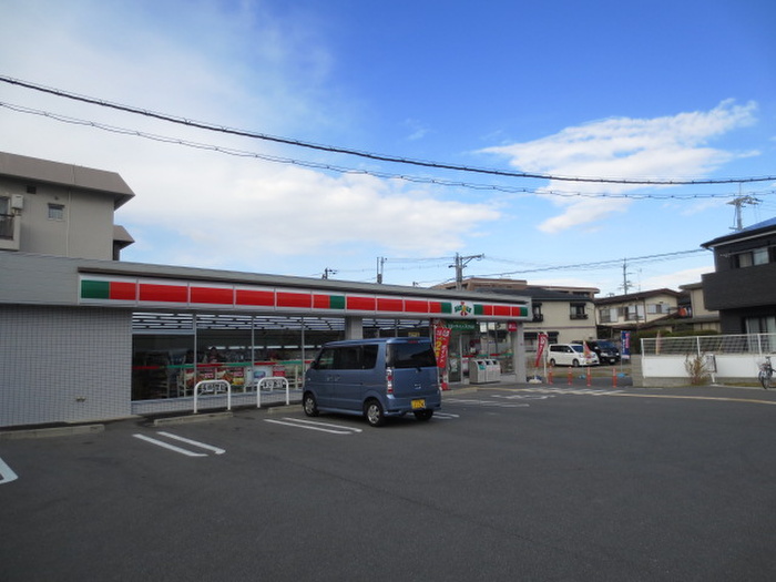 コンビニ　サンクス楠葉中町店（コンビニ）まで556m