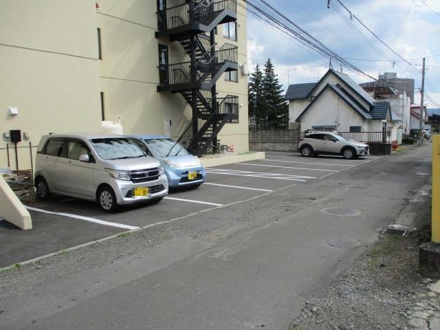 駐車場　駐車場