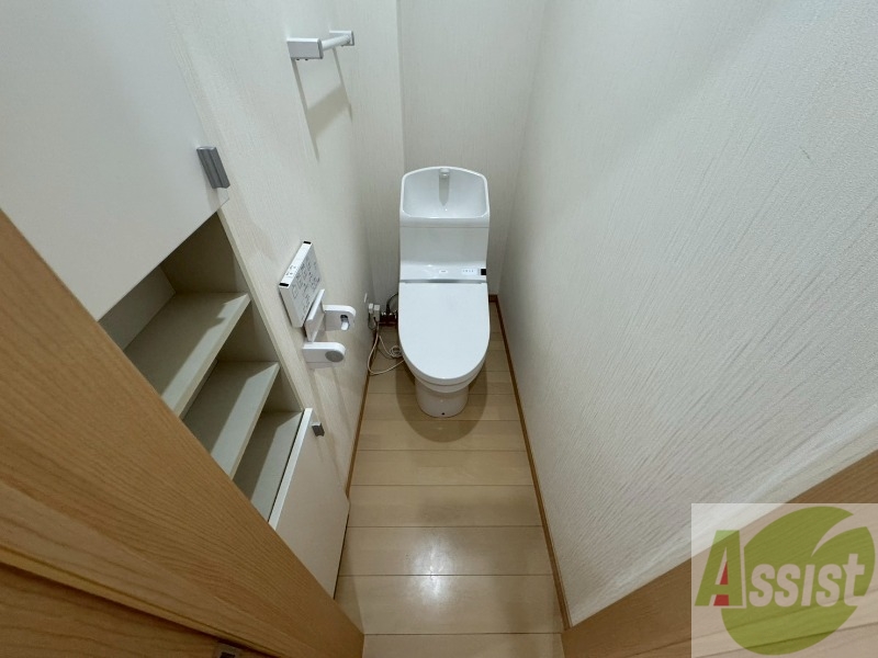 トイレ　ウォシュレット機能がついたトイレ。安心して使用できますね。