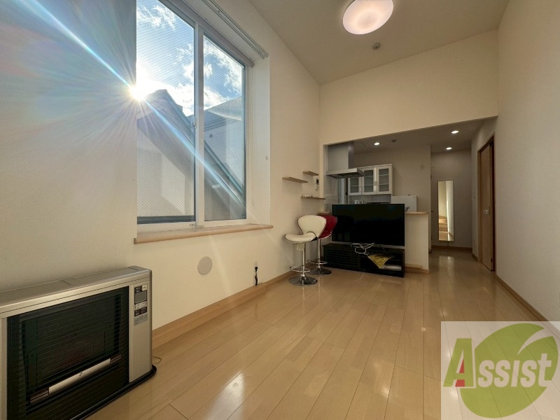 居室・リビング　広くてきれいなリビングです！快適に過ごせそうですね。