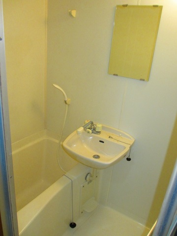 バス・シャワールーム　同物件別号室