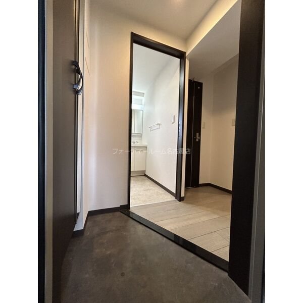 玄関　※別号室参考写真