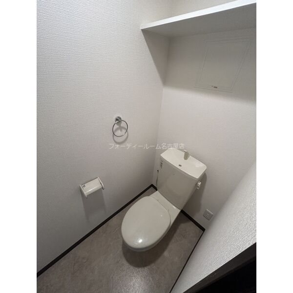 トイレ　※別号室参考写真