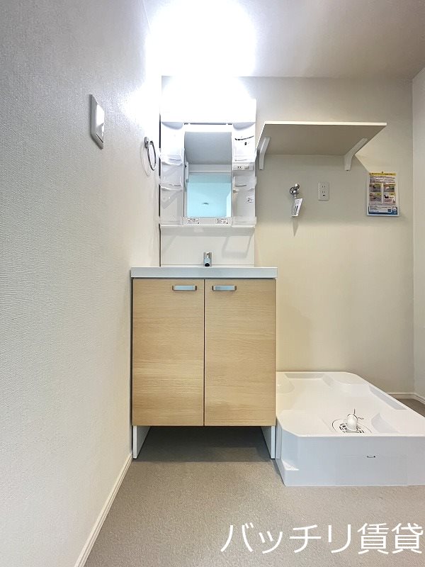 洗面設備　画像は同シリーズタイプの為、参考写真になります。