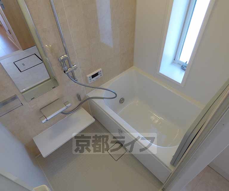 バス・シャワールーム　綺麗なお風呂です。